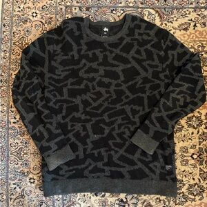 Stussy Men’s Black & Charcoal Abstract Pattern Crewneck